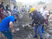 Hỗ trợ làm đường nông thôn tại xã Quảng Khê - huyện Ba Bể
